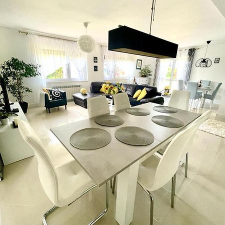 U Gosi Zator Villa Luaran gambar